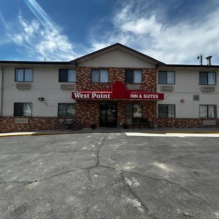 Oyo West Point Inn Екстериор снимка