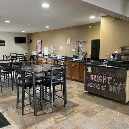 Oyo West Point Inn Екстериор снимка