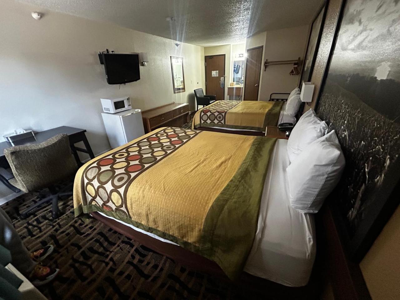 Oyo West Point Inn Екстериор снимка
