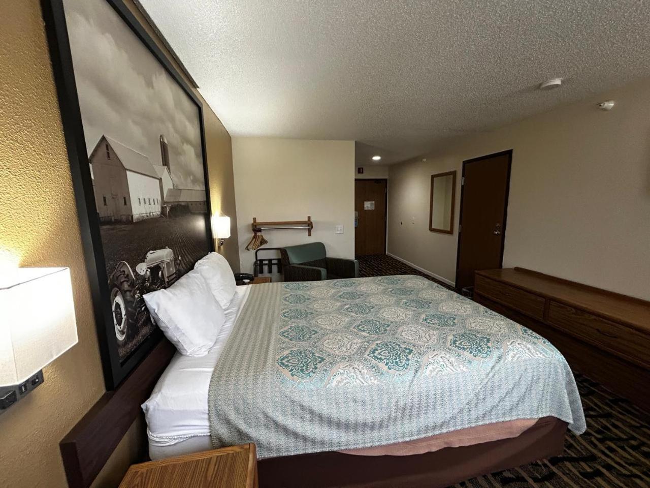 Oyo West Point Inn Екстериор снимка