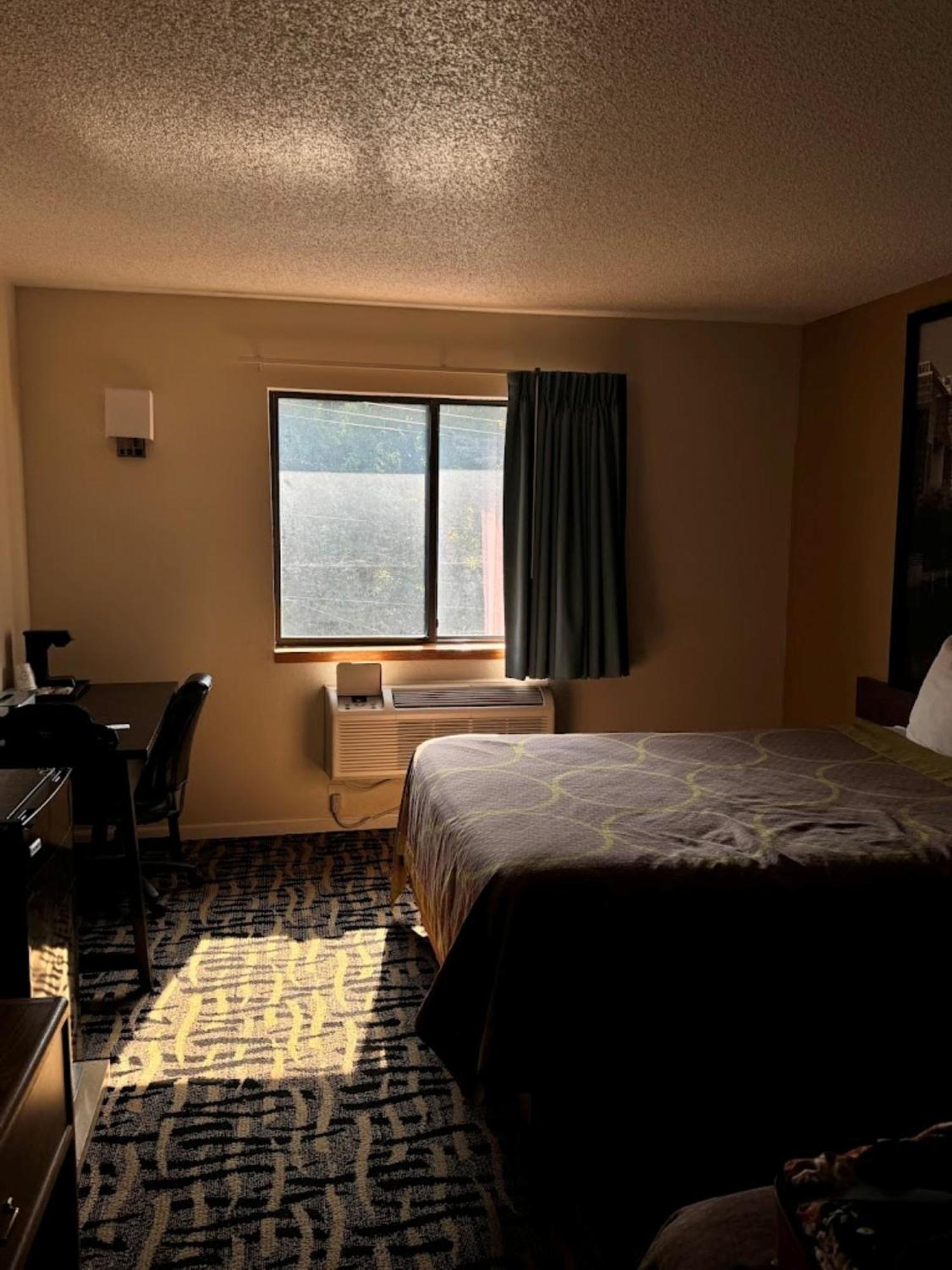 Oyo West Point Inn Екстериор снимка