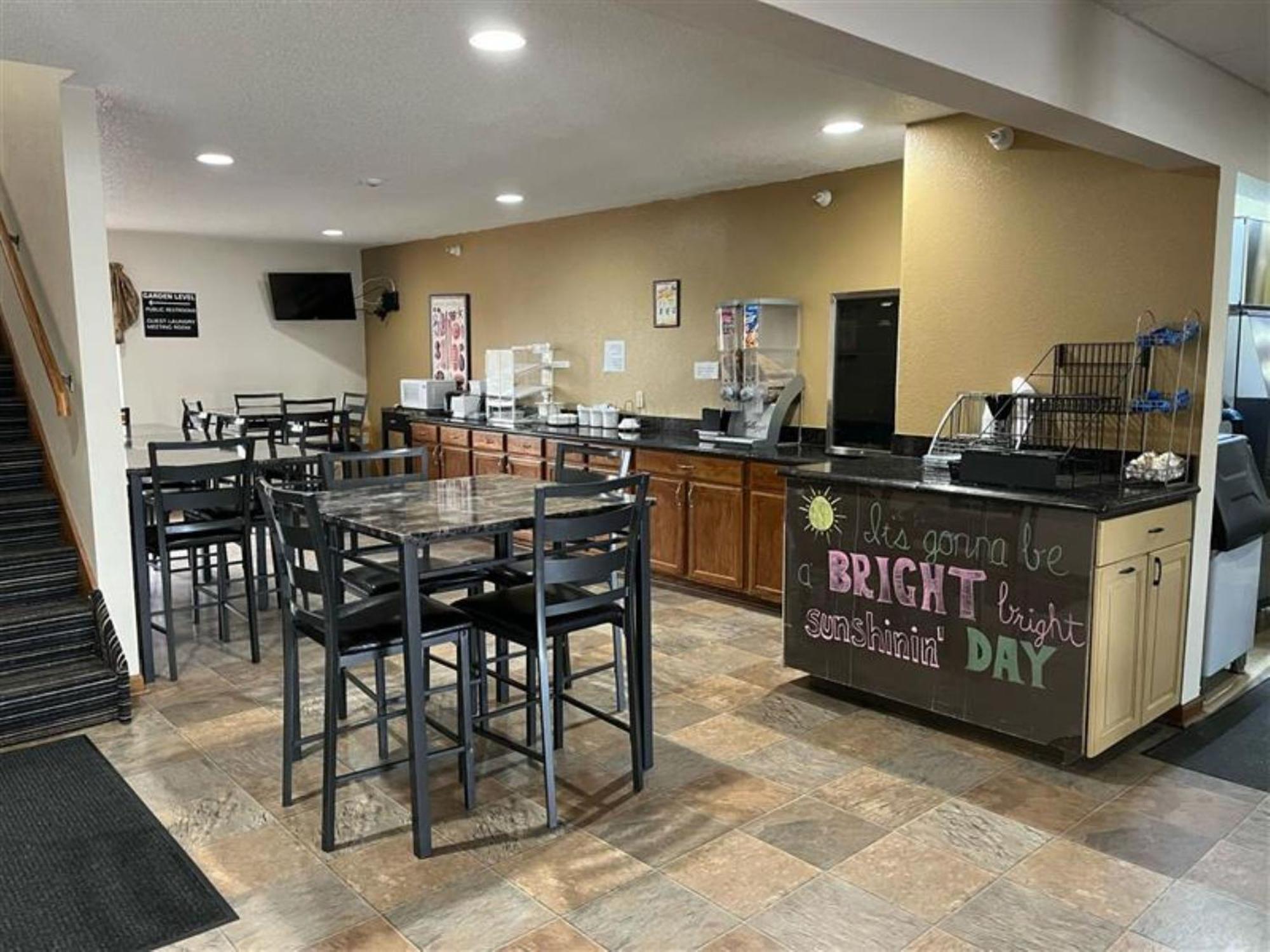 Oyo West Point Inn Екстериор снимка